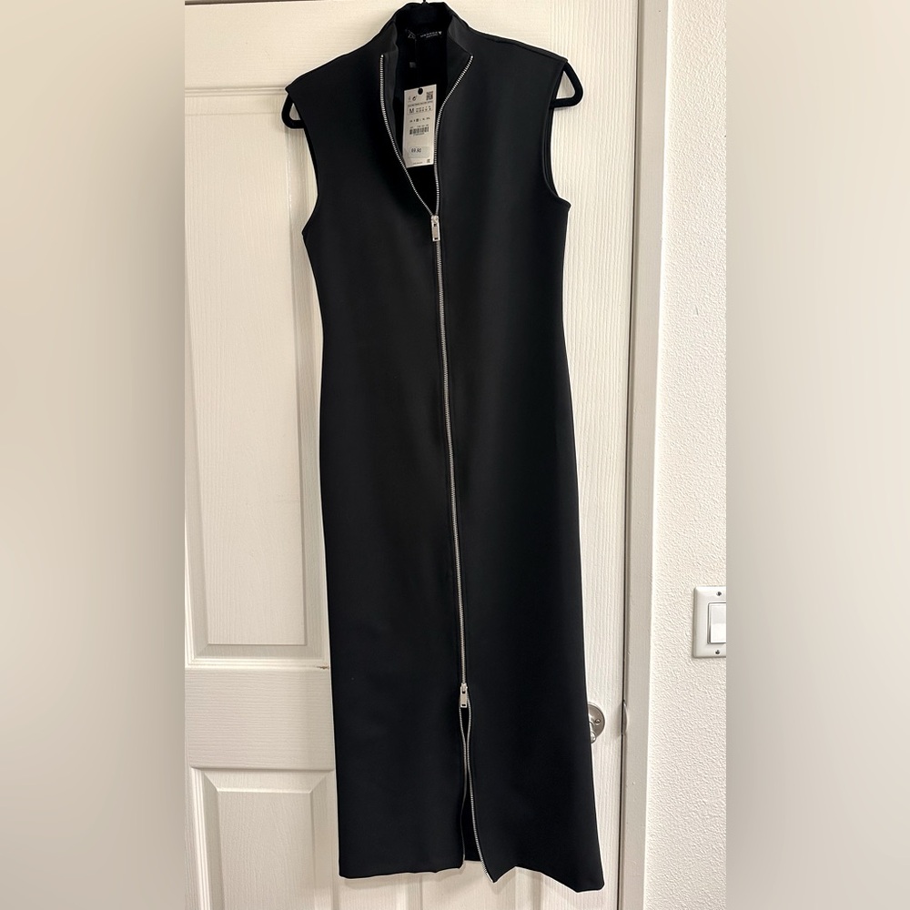 Zara Elegant Black Sleeveless Dress with zippper